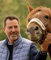 Ponyhaftpflicht-Experte Ralf Becker und sein Pferd