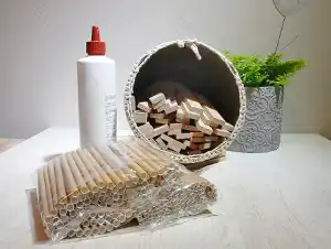 Materialien für ein Bienenhotel