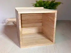 Decke und Rückwand befestigen