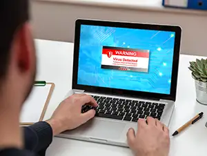 Virenschutzprogramm erkennt einen Virus auf dem PC